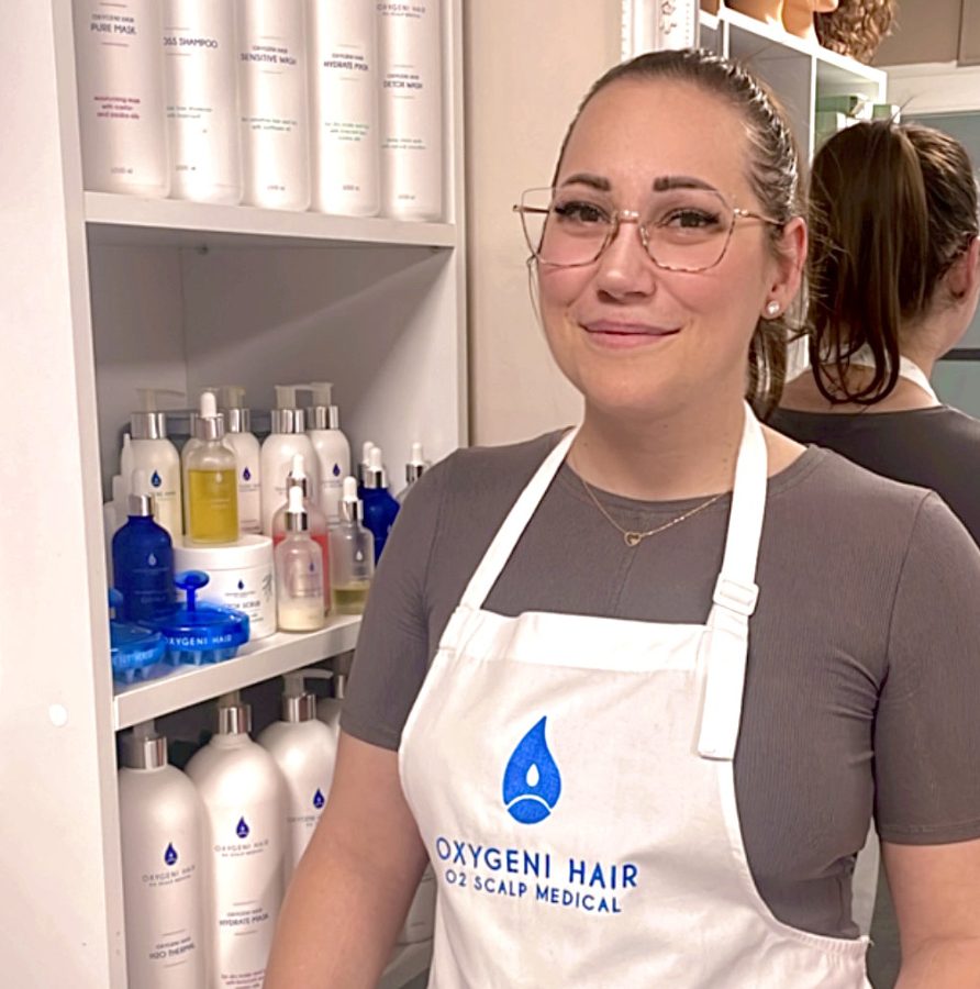 Zsolnai Ibolya az Oxygeni Hair termékekkel